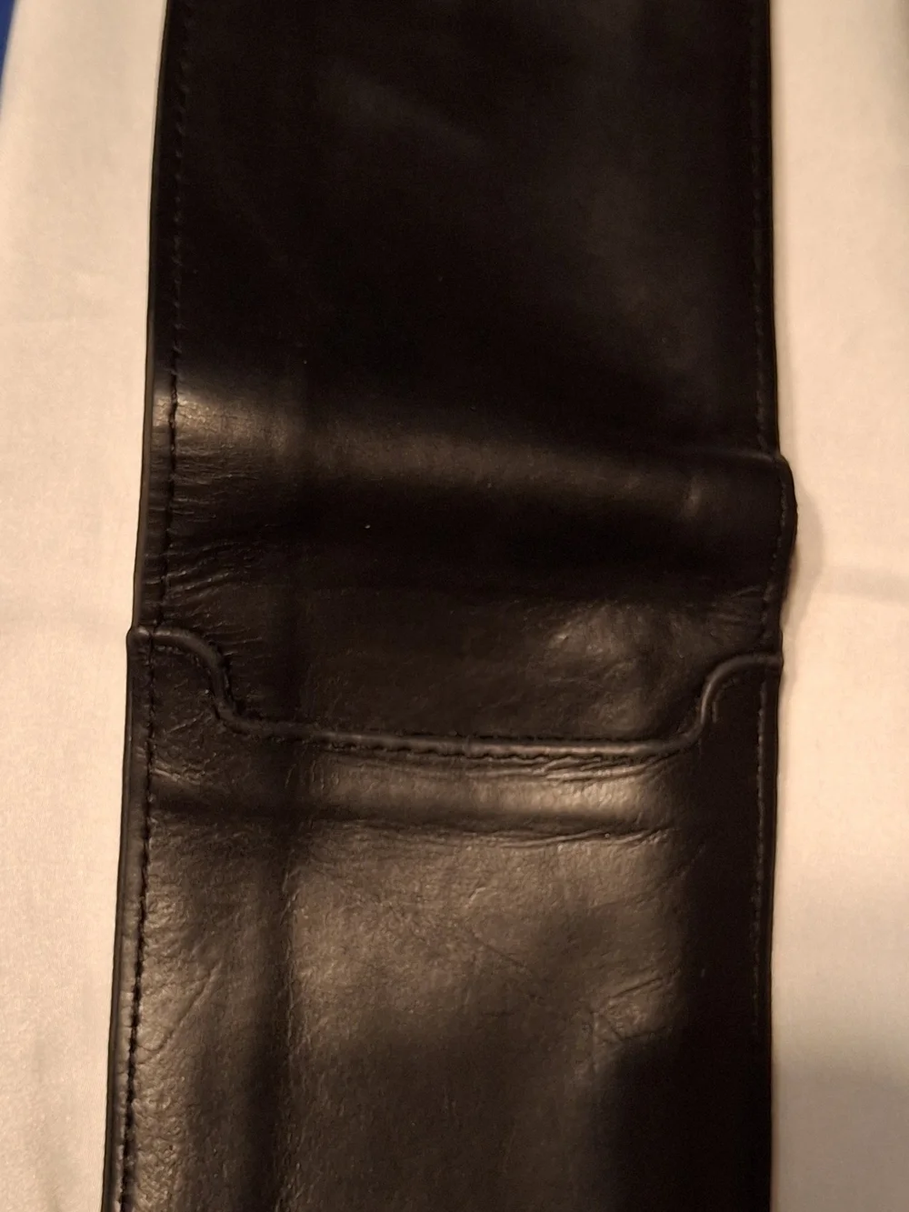 Velez Black Leather Men's Bi-fold Wallet